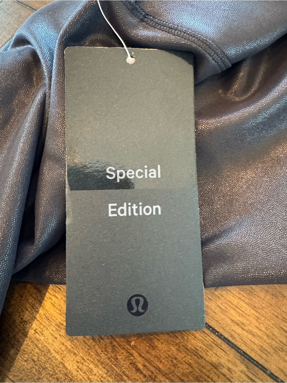 Lululemon Wunder Train HR Tight 28” Foil Leggings Size 6 NWT Black Shiny - Picture 9 of 9